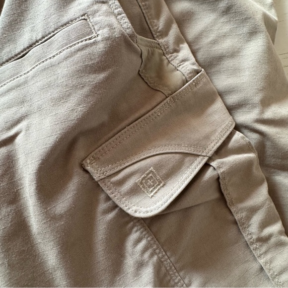 2 pairs 5.11 Tactical Men's pants in Tan and Brown - Picture 5 of 12